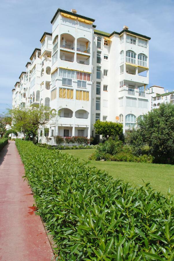 Apartamentos Laguna Beach Torrox Luaran gambar